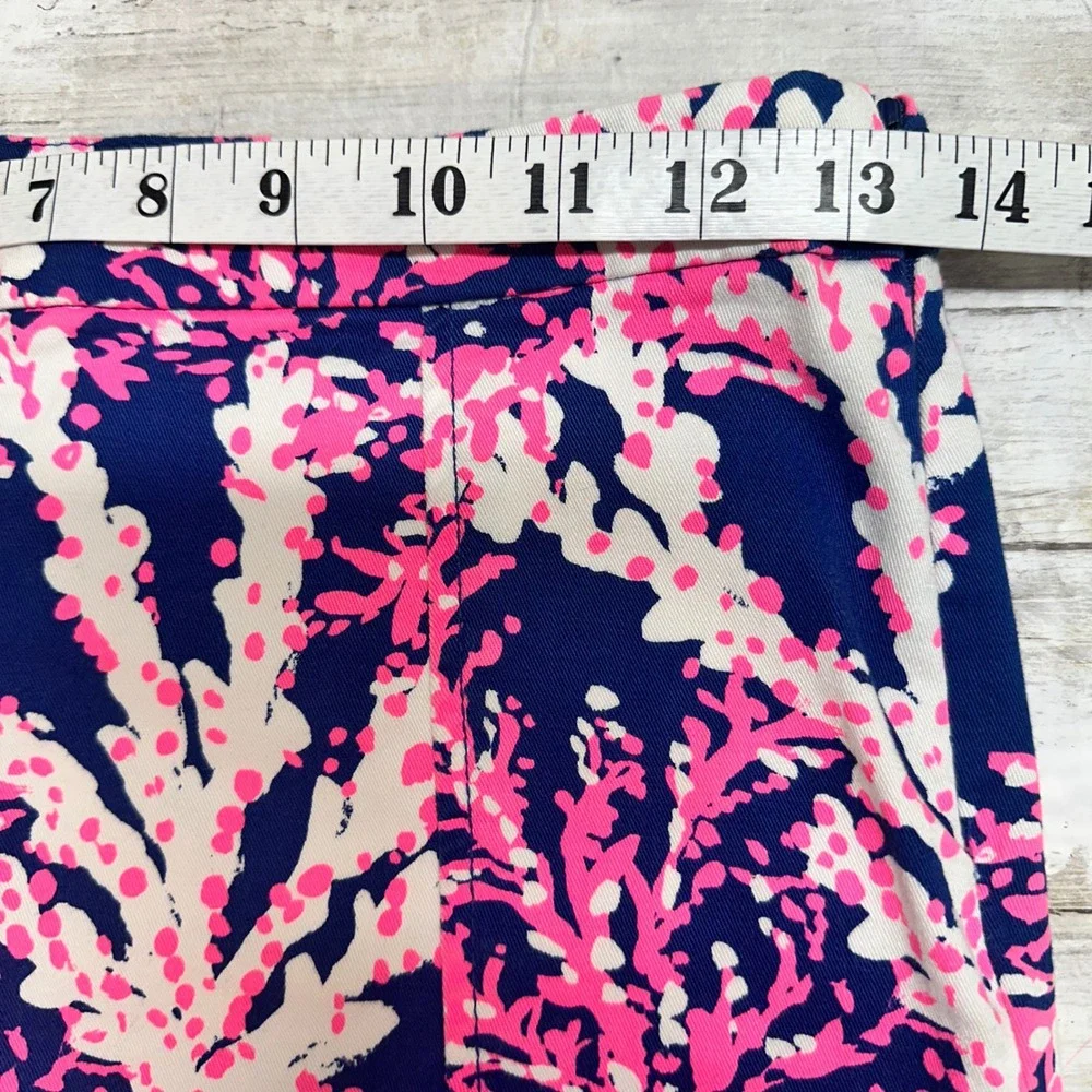 Lilly‎ Pulitzer Hazellle stretch Shorts Navy Pink Coral Reef Size 00 Side Zip
